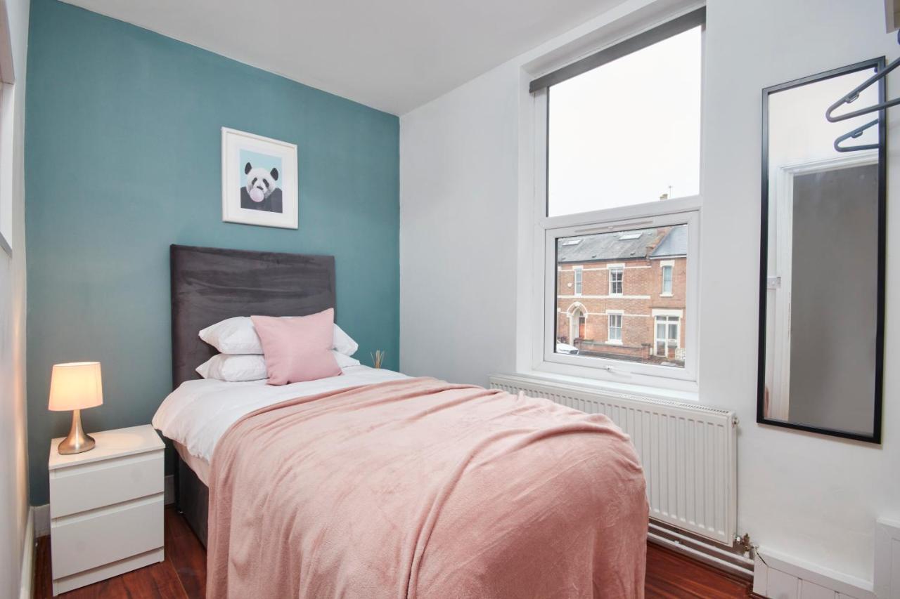 5 Bed House In Leamington Spa Perfect For Contractors With 7 Beds By Purestay - 14 Night Min! ภายนอก รูปภาพ