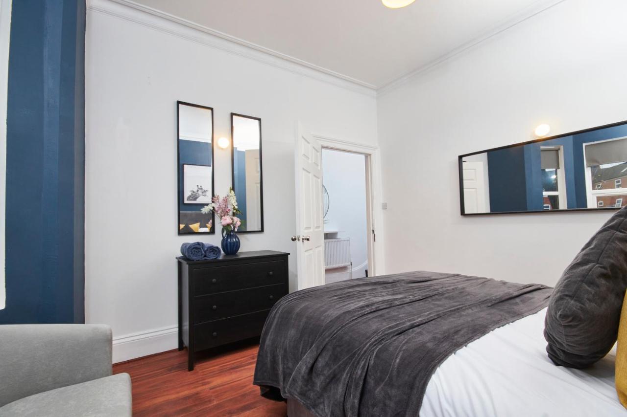 5 Bed House In Leamington Spa Perfect For Contractors With 7 Beds By Purestay - 14 Night Min! ภายนอก รูปภาพ