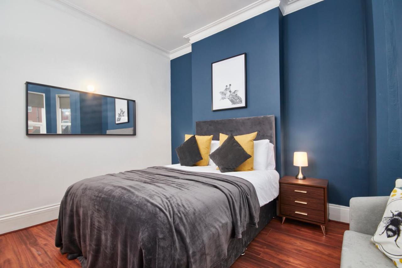 5 Bed House In Leamington Spa Perfect For Contractors With 7 Beds By Purestay - 14 Night Min! ภายนอก รูปภาพ