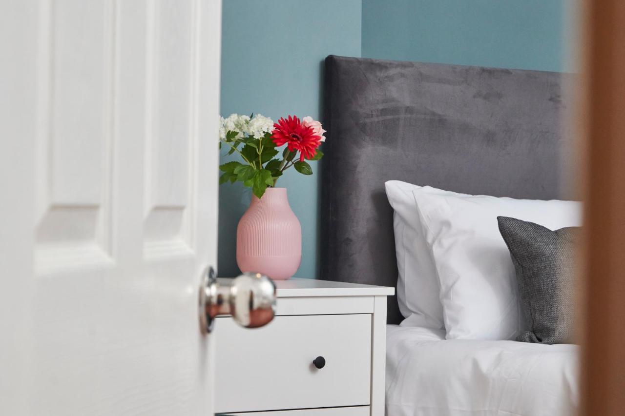 5 Bed House In Leamington Spa Perfect For Contractors With 7 Beds By Purestay - 14 Night Min! ภายนอก รูปภาพ